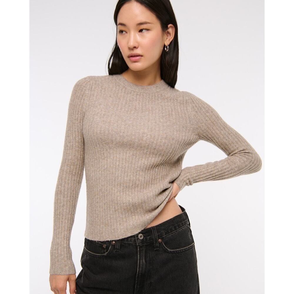 Abercrombie & Fitc, Size S Oversized sweater, color Beige softest knit cozy - Picture 1 of 14